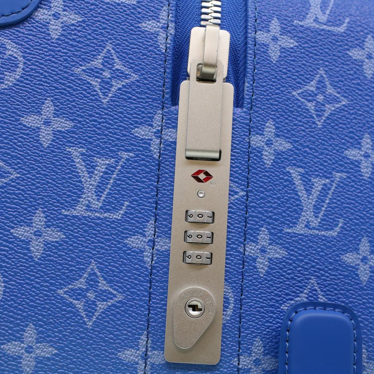 LOUIS VUITTON Monogram Clouds Horizon 55 Suitcase Blue M20411 LV Auth ki3461A