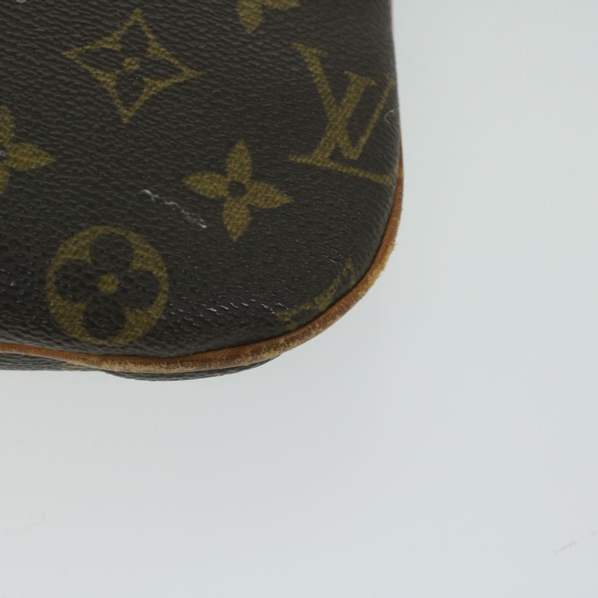 LOUIS VUITTON Monogram Pochette Bosphore Shoulder Bag M40044 LV Auth ki3914