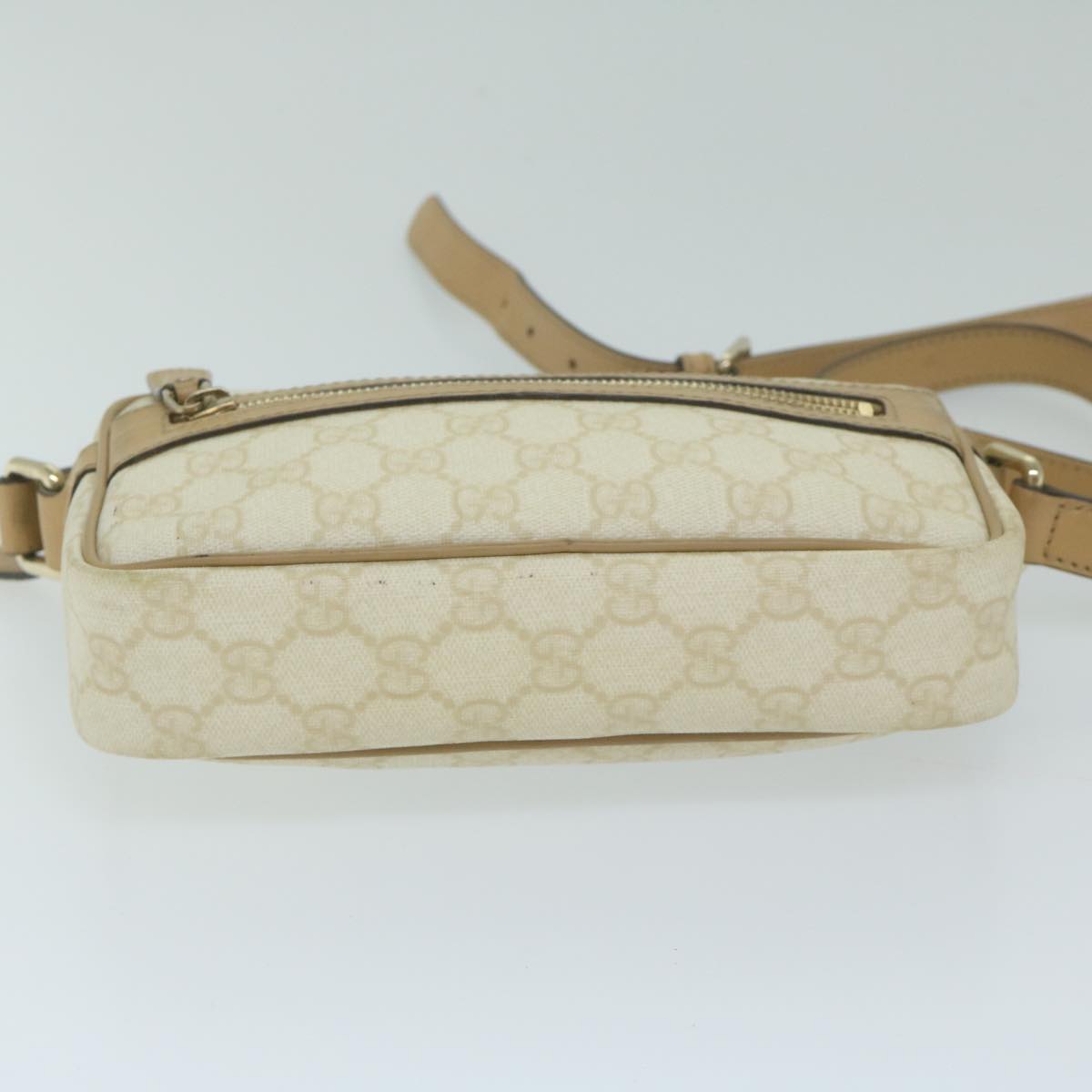 GUCCI GG Supreme Shoulder Bag White 201447 Auth ki3993