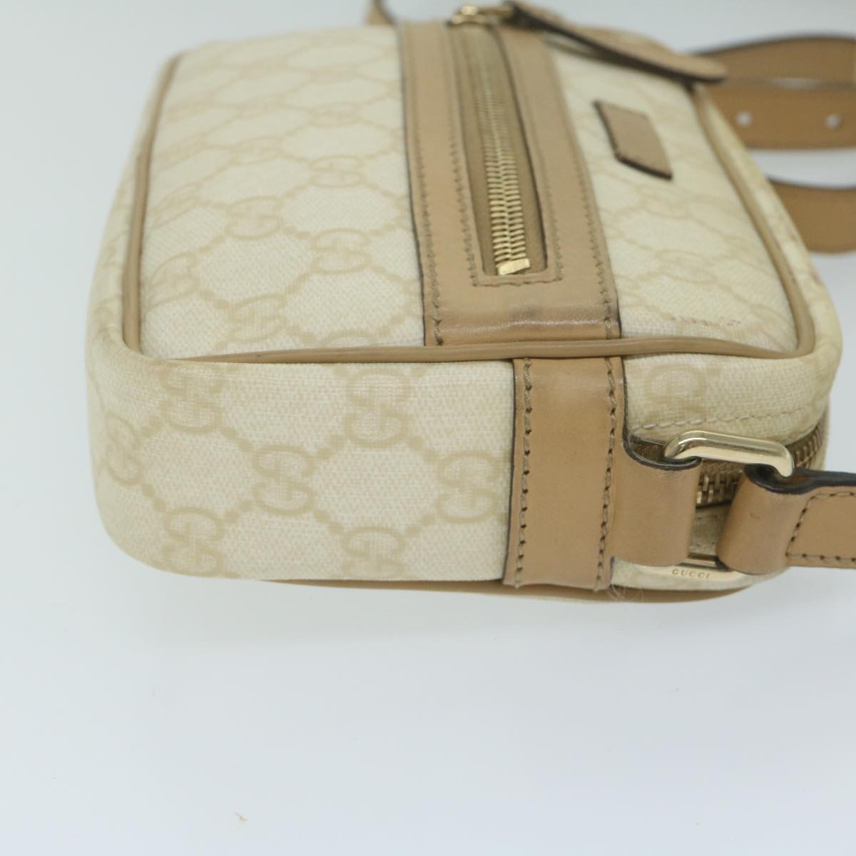 GUCCI GG Supreme Shoulder Bag White 201447 Auth ki3993