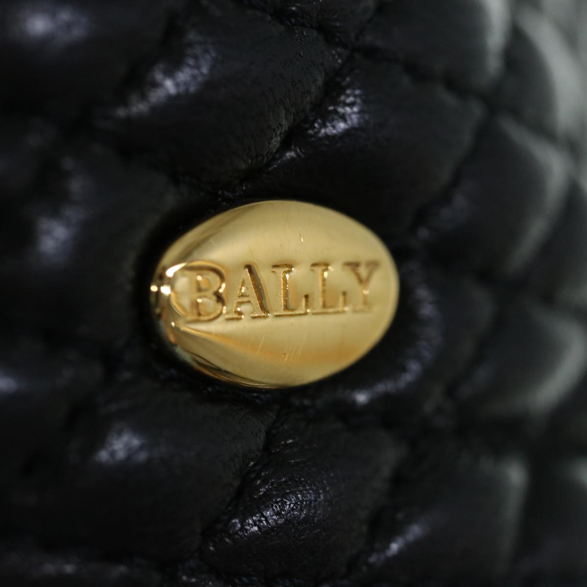 BALLY Matelasse Shoulder Bag Leather Black Auth ki4003