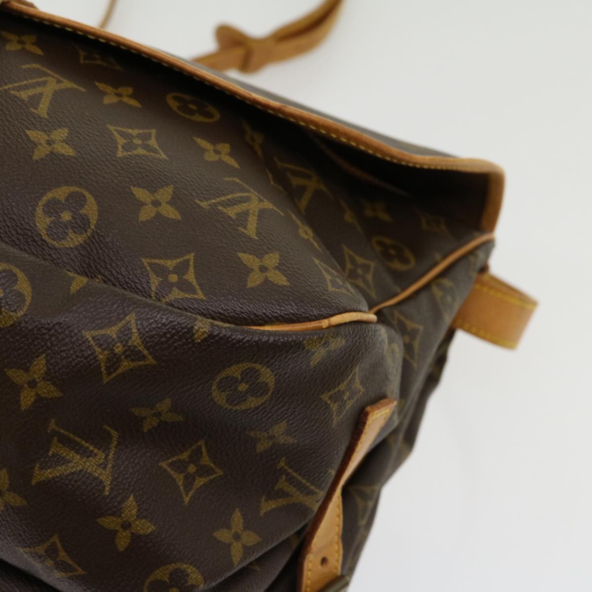 LOUIS VUITTON Monogram Saumur 35 Shoulder Bag M42254 LV Auth kk118