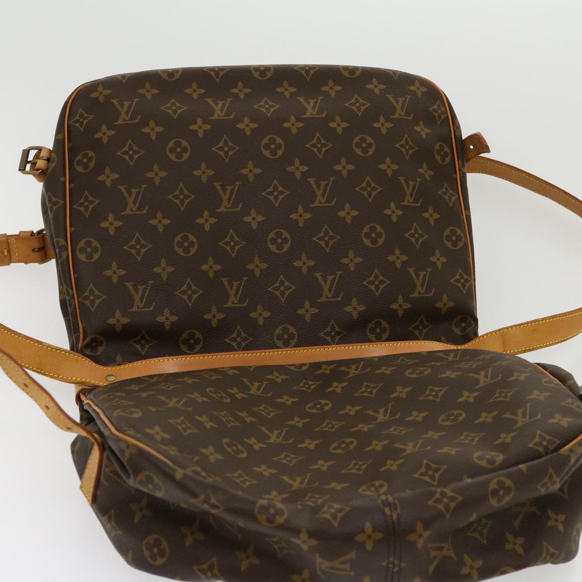 LOUIS VUITTON Monogram Saumur 35 Shoulder Bag M42254 LV Auth kk118