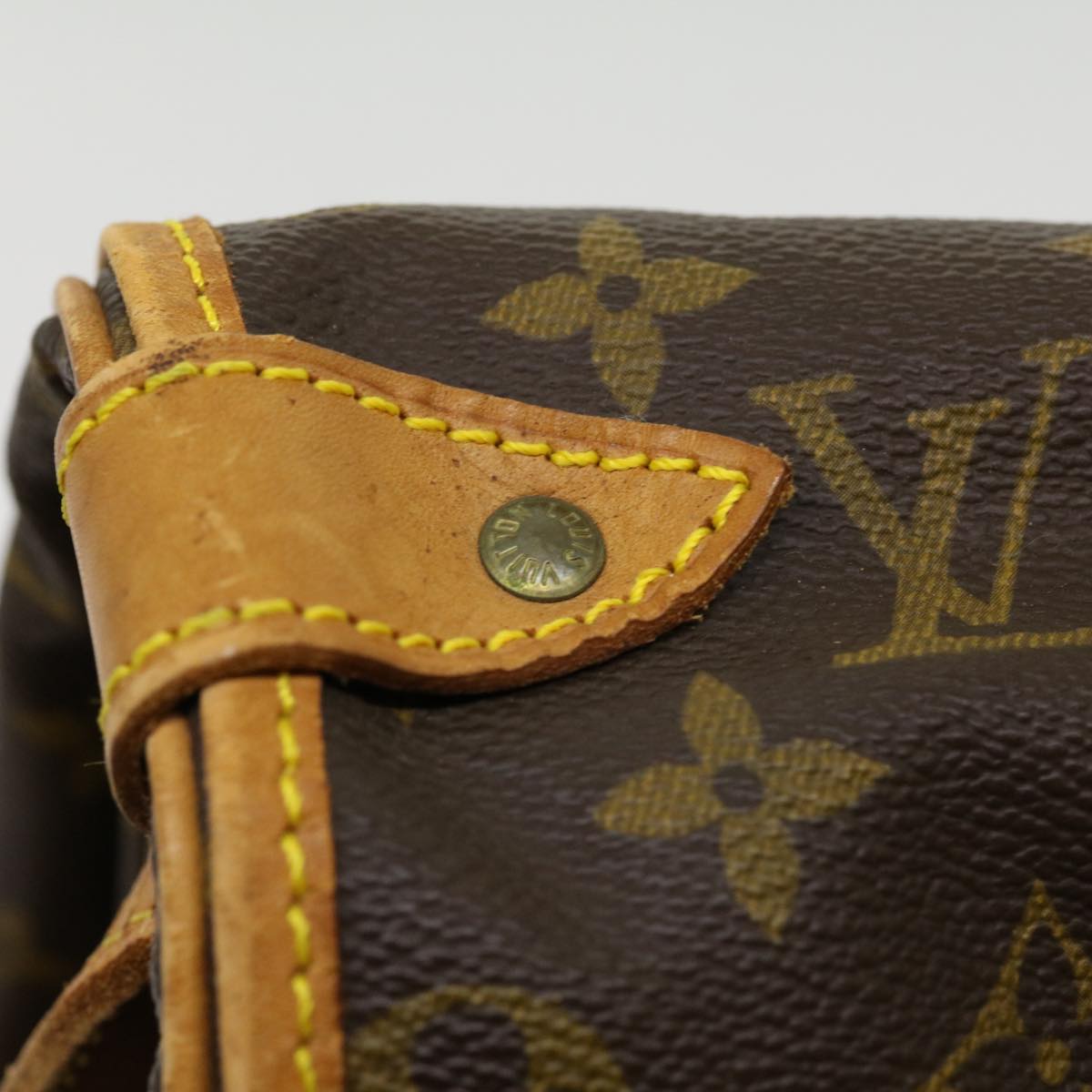 LOUIS VUITTON Monogram Saumur 35 Shoulder Bag M42254 LV Auth kk118