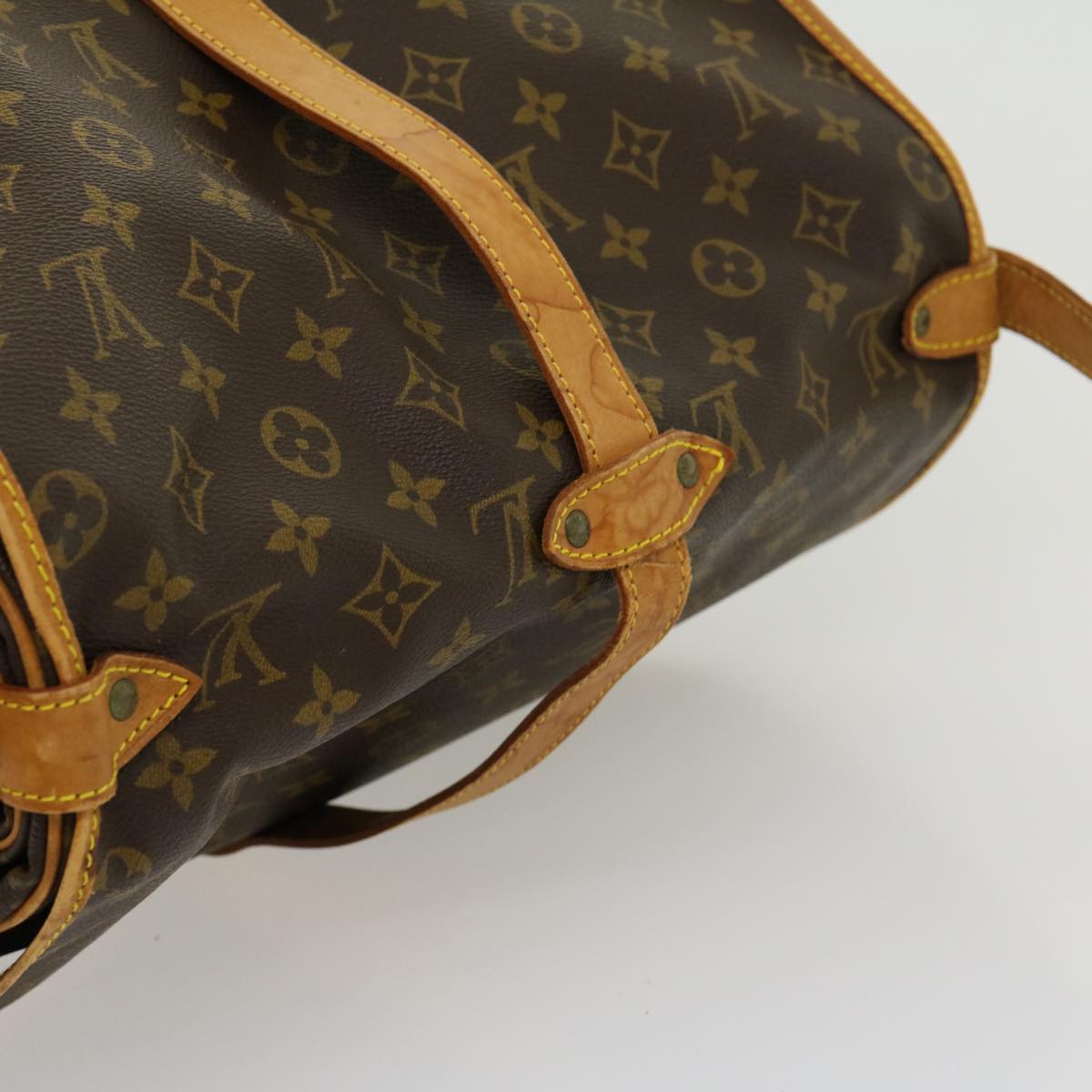 LOUIS VUITTON Monogram Saumur 35 Shoulder Bag M42254 LV Auth kk118