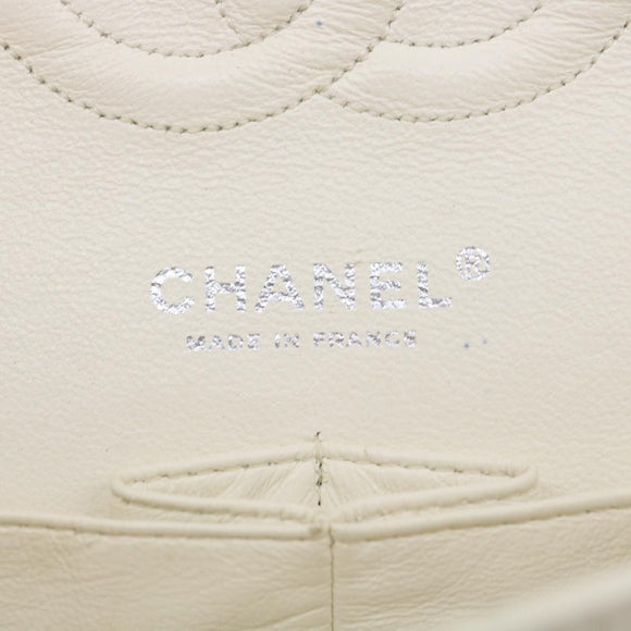 CHANEL Matelasse Double Flap Chain Shoulder Bag Caviar Skin White CC Auth knn085