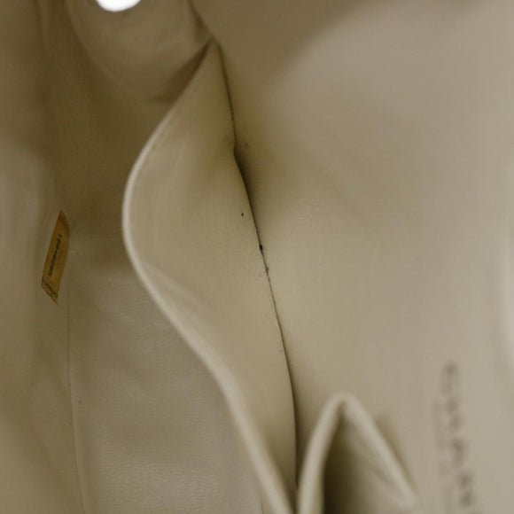 CHANEL Matelasse Double Flap Chain Shoulder Bag Caviar Skin White CC Auth knn085