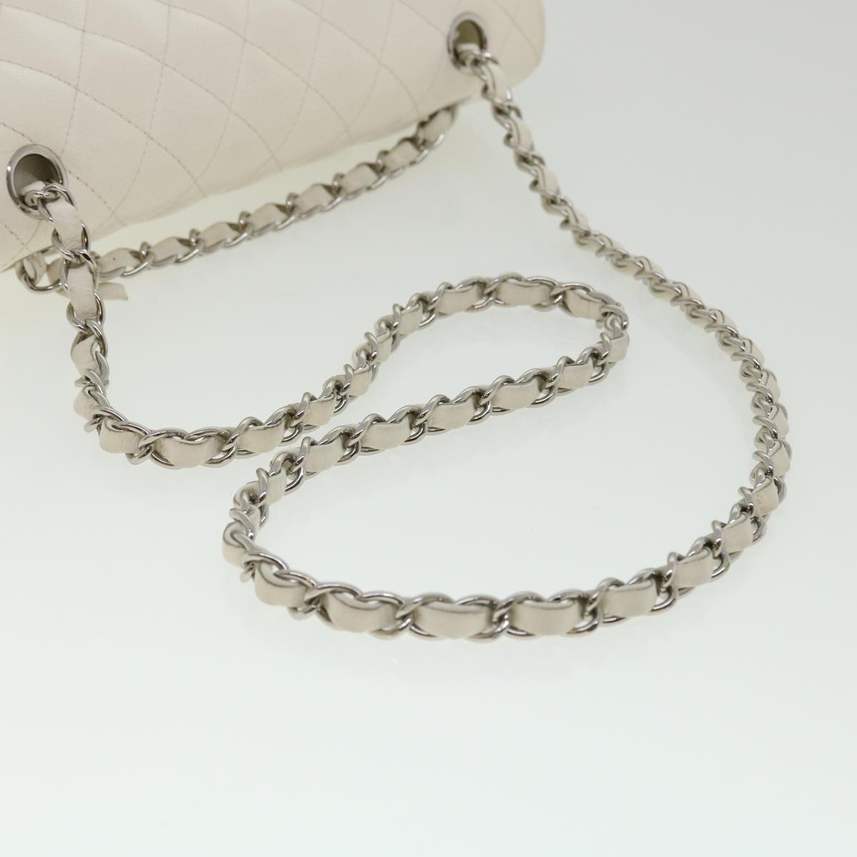 CHANEL Matelasse Double Flap Chain Shoulder Bag Caviar Skin White CC Auth knn085