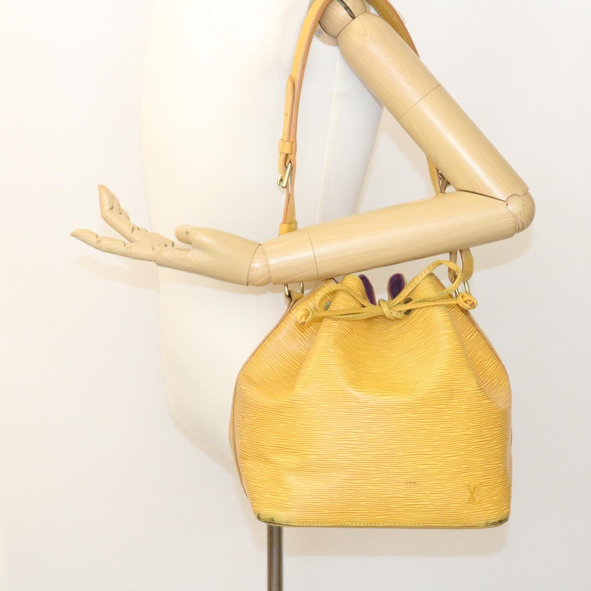 LOUIS VUITTON Epi Petit Noe Shoulder Bag Yellow M44109 LV Auth lt146