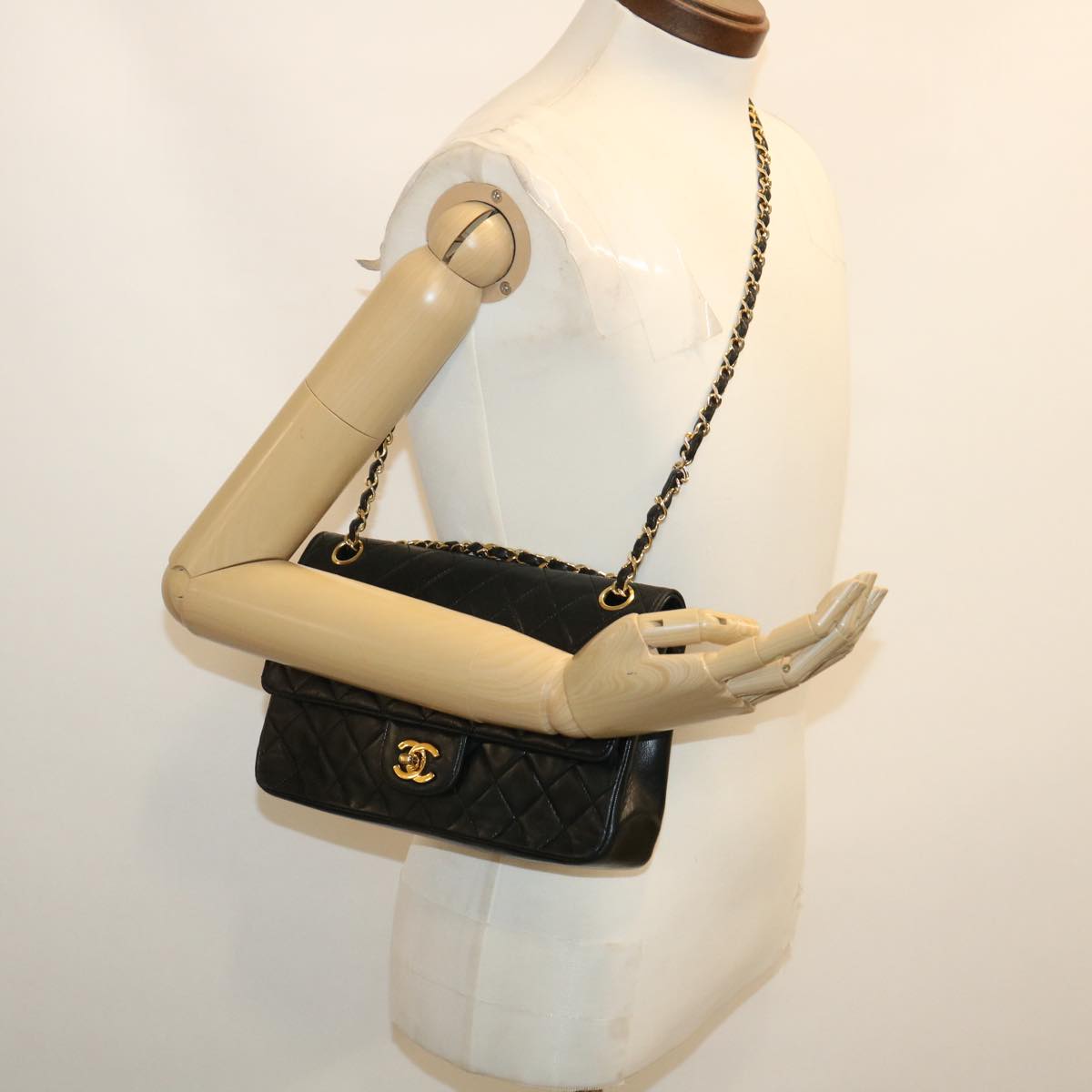 CHANEL Matelasse25 Chain Double Flap Shoulder Bag Lamb Skin Black CC Auth lt425A