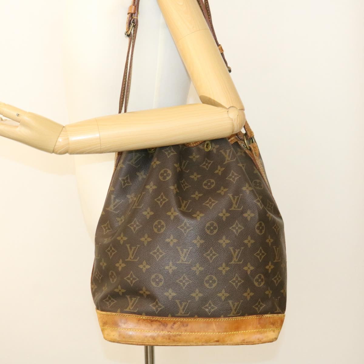 LOUIS VUITTON Monogram Noe Shoulder Bag M42224 LV Auth 35032