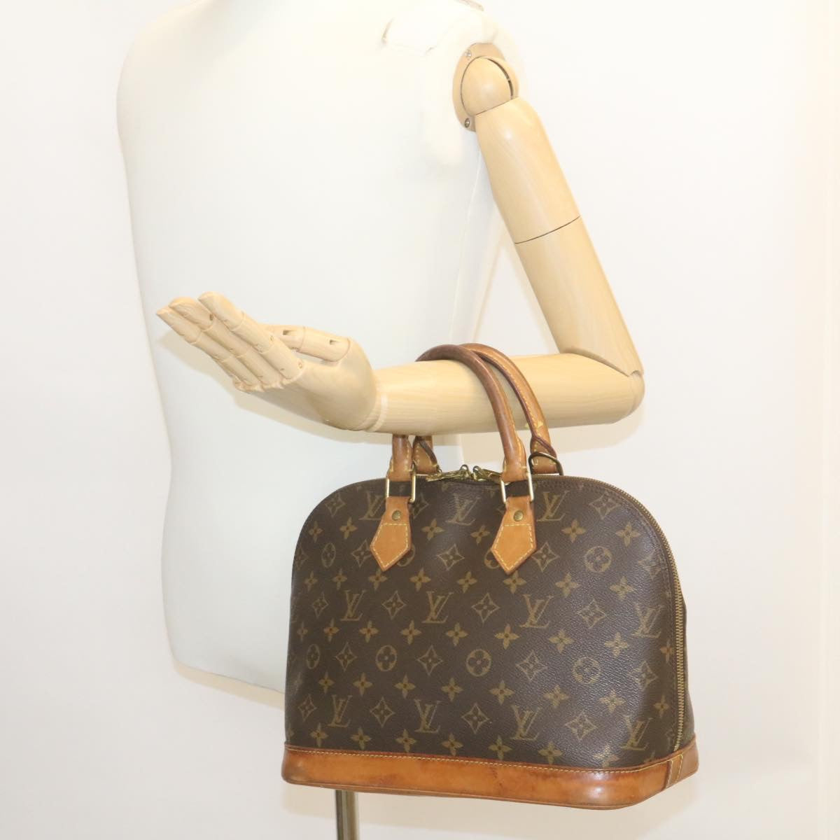 LOUIS VUITTON Monogram Alma Hand Bag M51130 LV Auth 35057