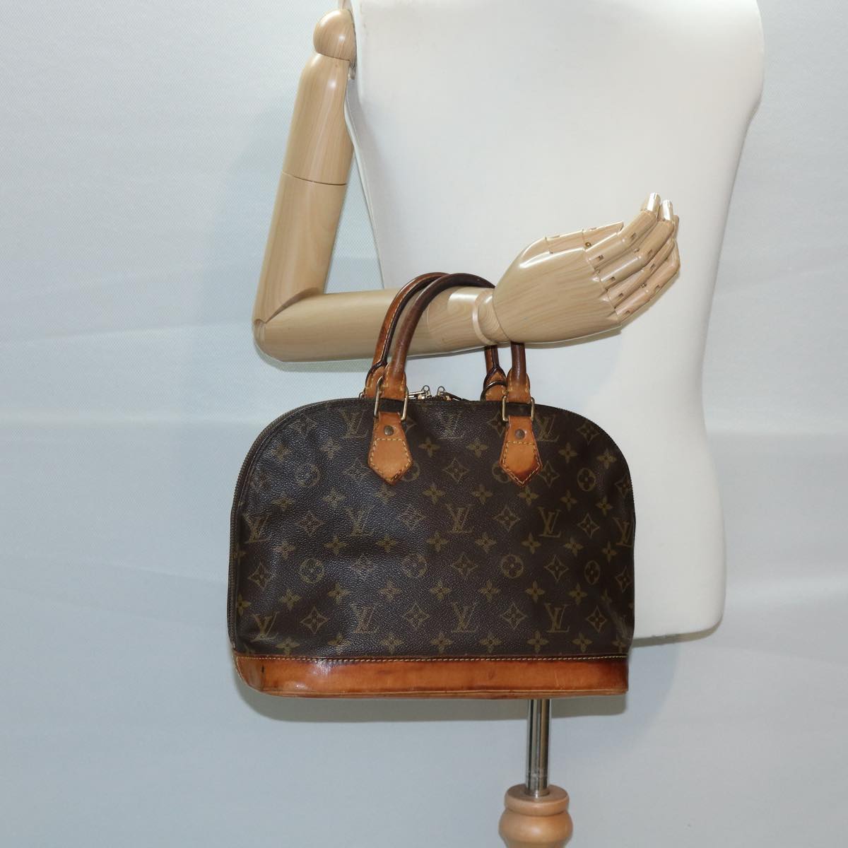 LOUIS VUITTON Monogram Alma Hand Bag M51130 LV Auth 35243