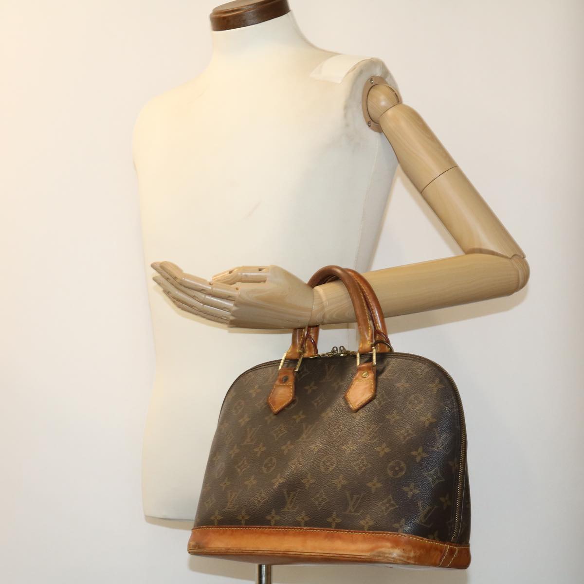 LOUIS VUITTON Monogram Alma Hand Bag M51130 LV Auth 35256