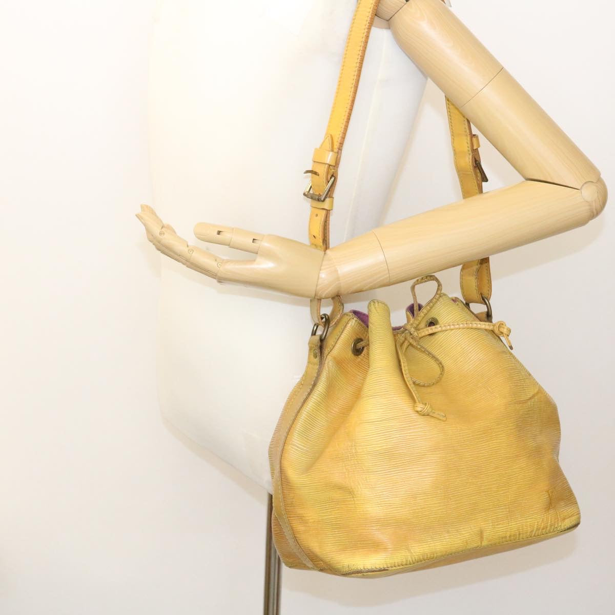 LOUIS VUITTON Epi Petit Noe Shoulder Bag Yellow M44109 LV Auth 34684