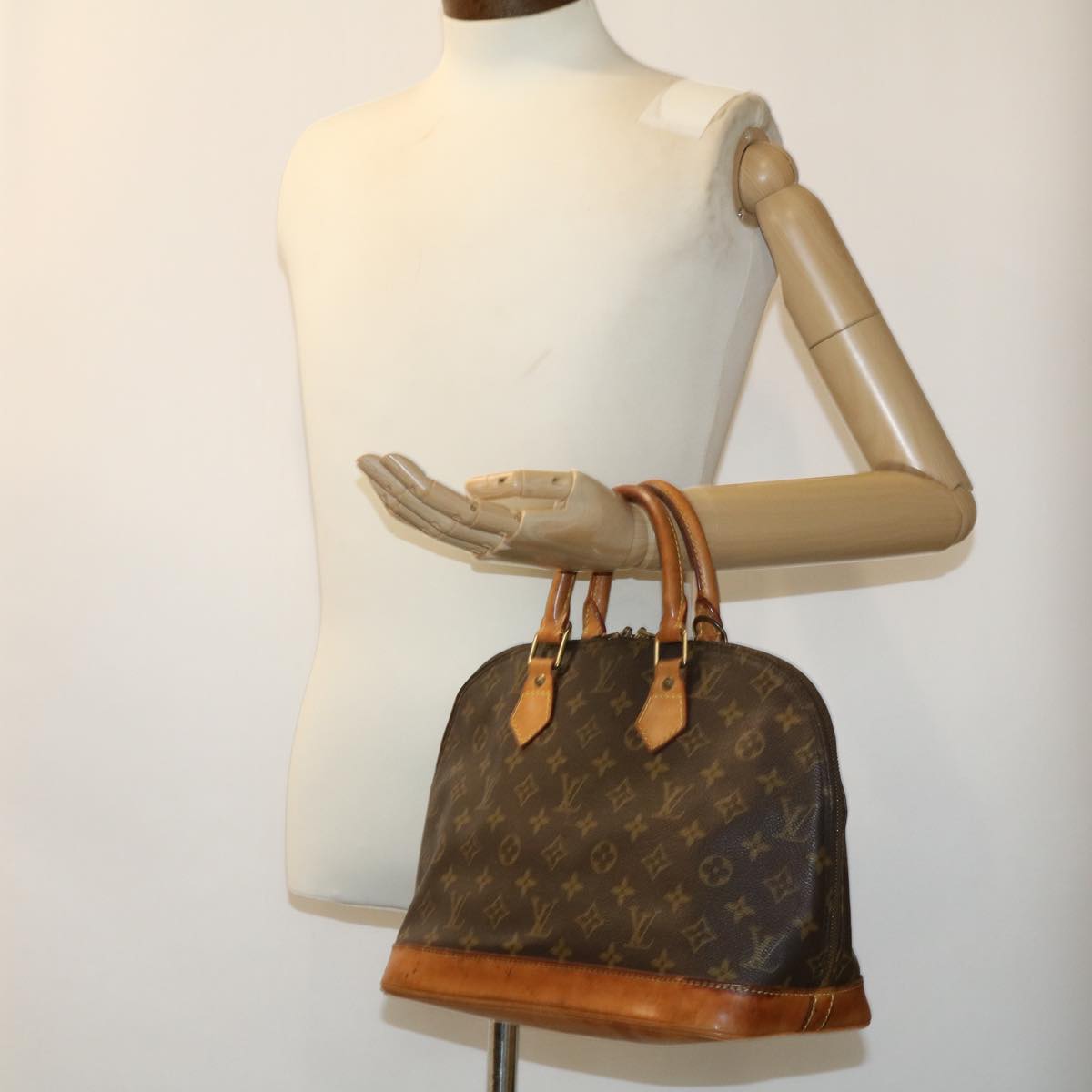 LOUIS VUITTON Monogram Alma Hand Bag M51130 LV Auth 34739