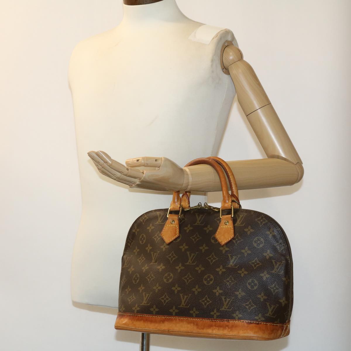 LOUIS VUITTON Monogram Alma Hand Bag M51130 LV Auth 34750