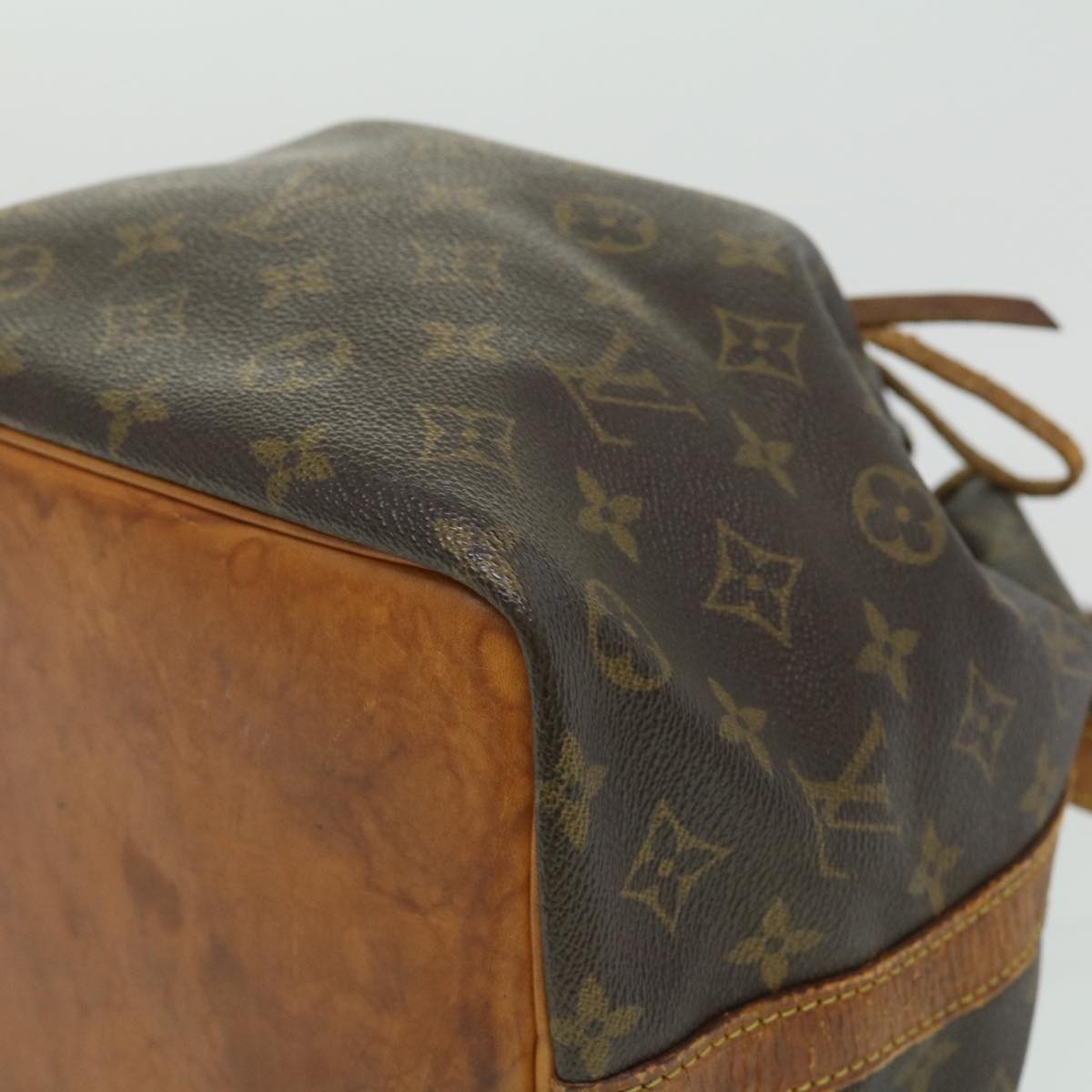 LOUIS VUITTON Monogram Petit Noe Shoulder Bag M42226 LV Auth 34792