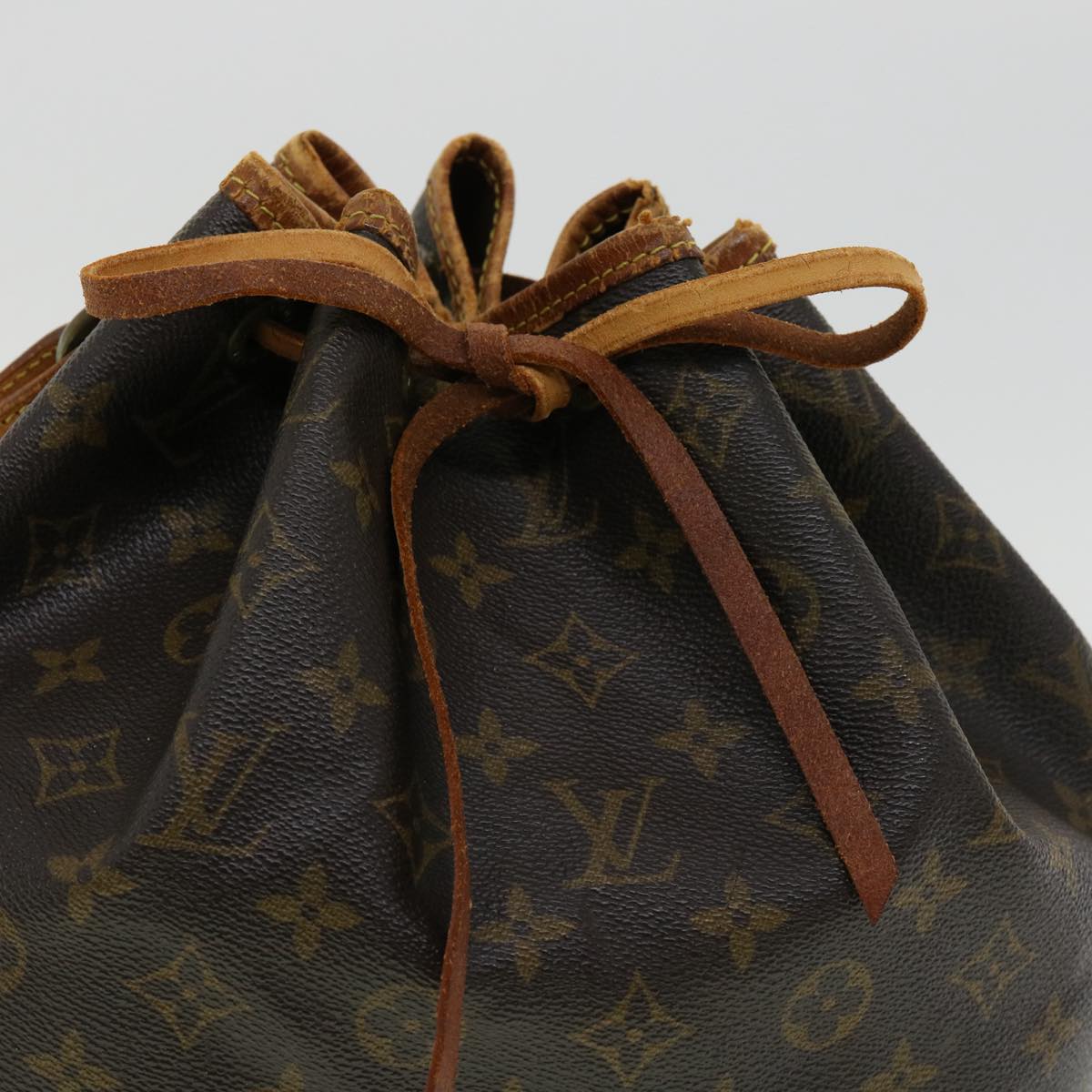 LOUIS VUITTON Monogram Petit Noe Shoulder Bag M42226 LV Auth 34793