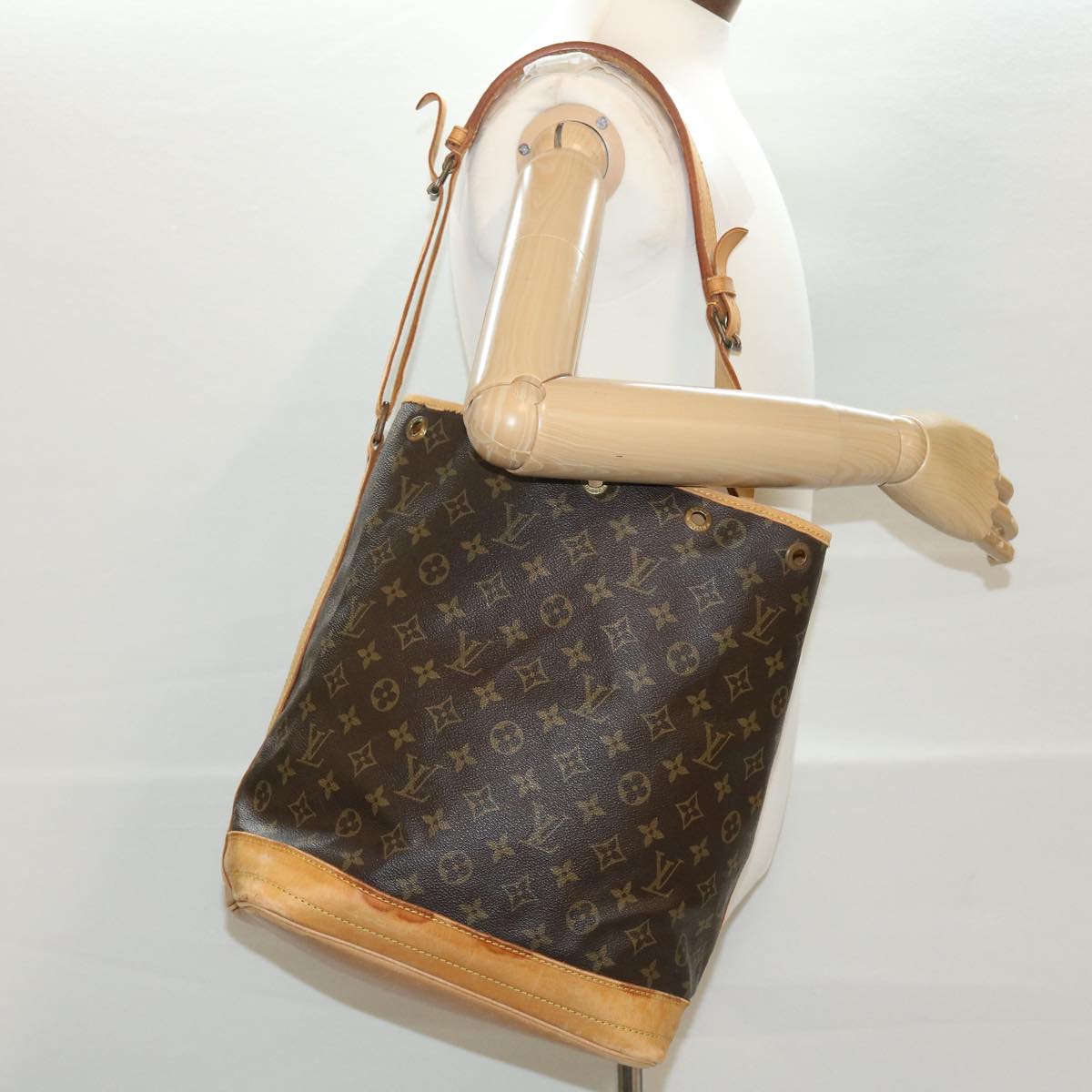 LOUIS VUITTON Monogram Noe Shoulder Bag M42224 LV Auth pt1985