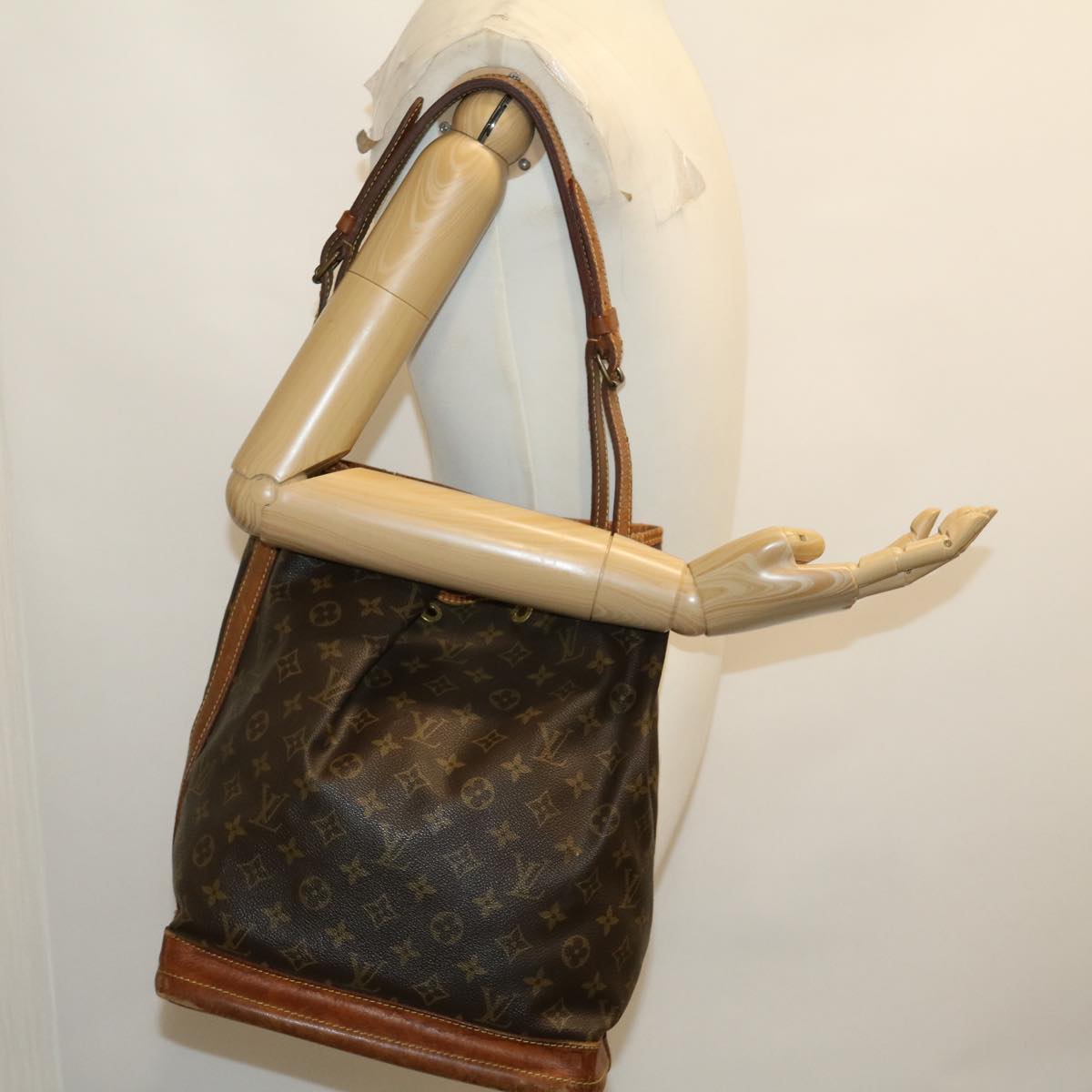 LOUIS VUITTON Monogram Noe Shoulder Bag M42224 LV Auth pt2478