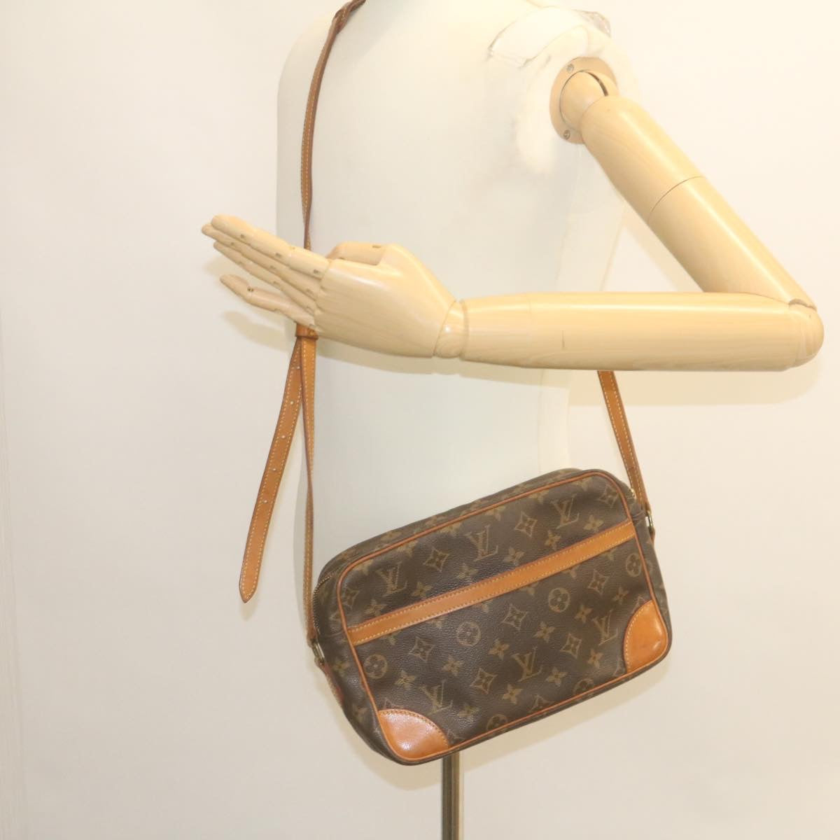 LOUIS VUITTON Monogram Trocadero 27 Shoulder Bag M51274 LV Auth pt607