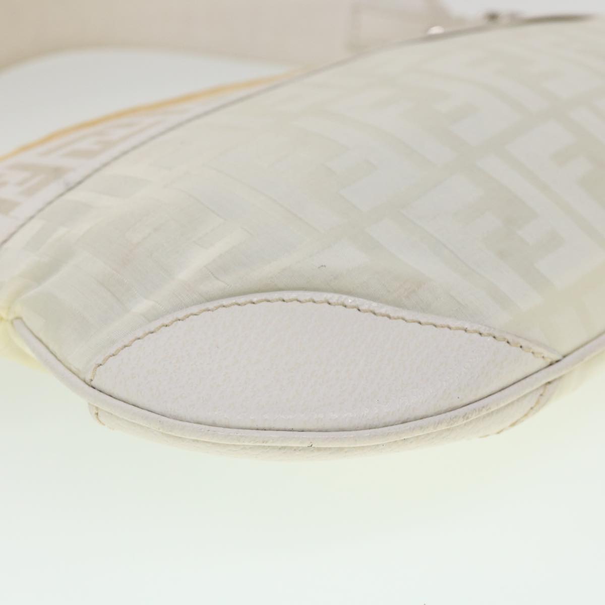 FENDI Zucca Canvas Shoulder Bag White Auth rd2256