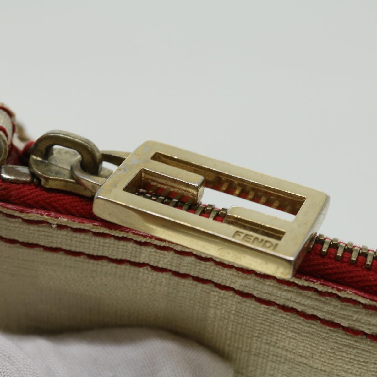 FENDI Zucca Canvas Chain Pouch White Auth rd2884