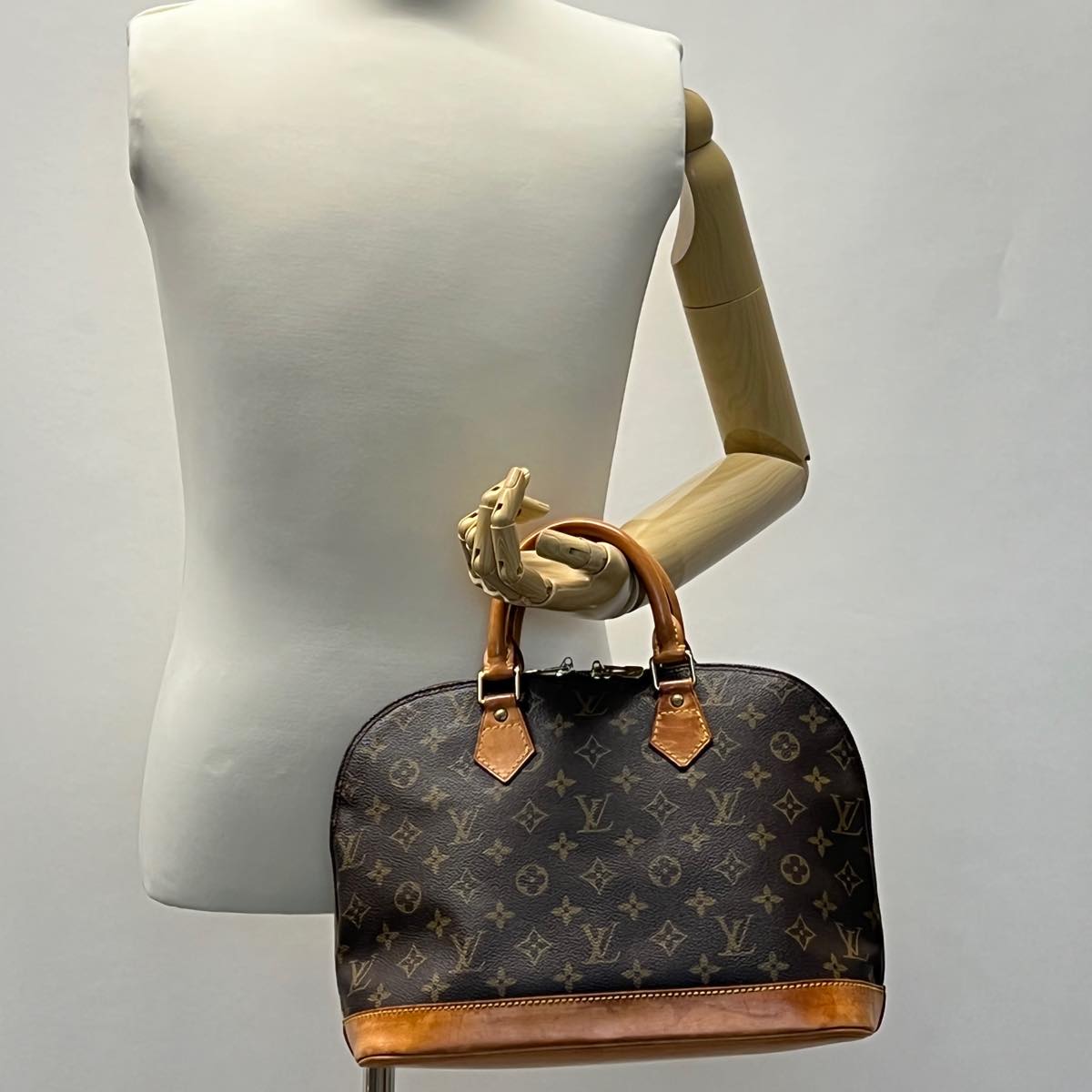 LOUIS VUITTON Monogram Alma Hand Bag M51130 LV Auth rd2924