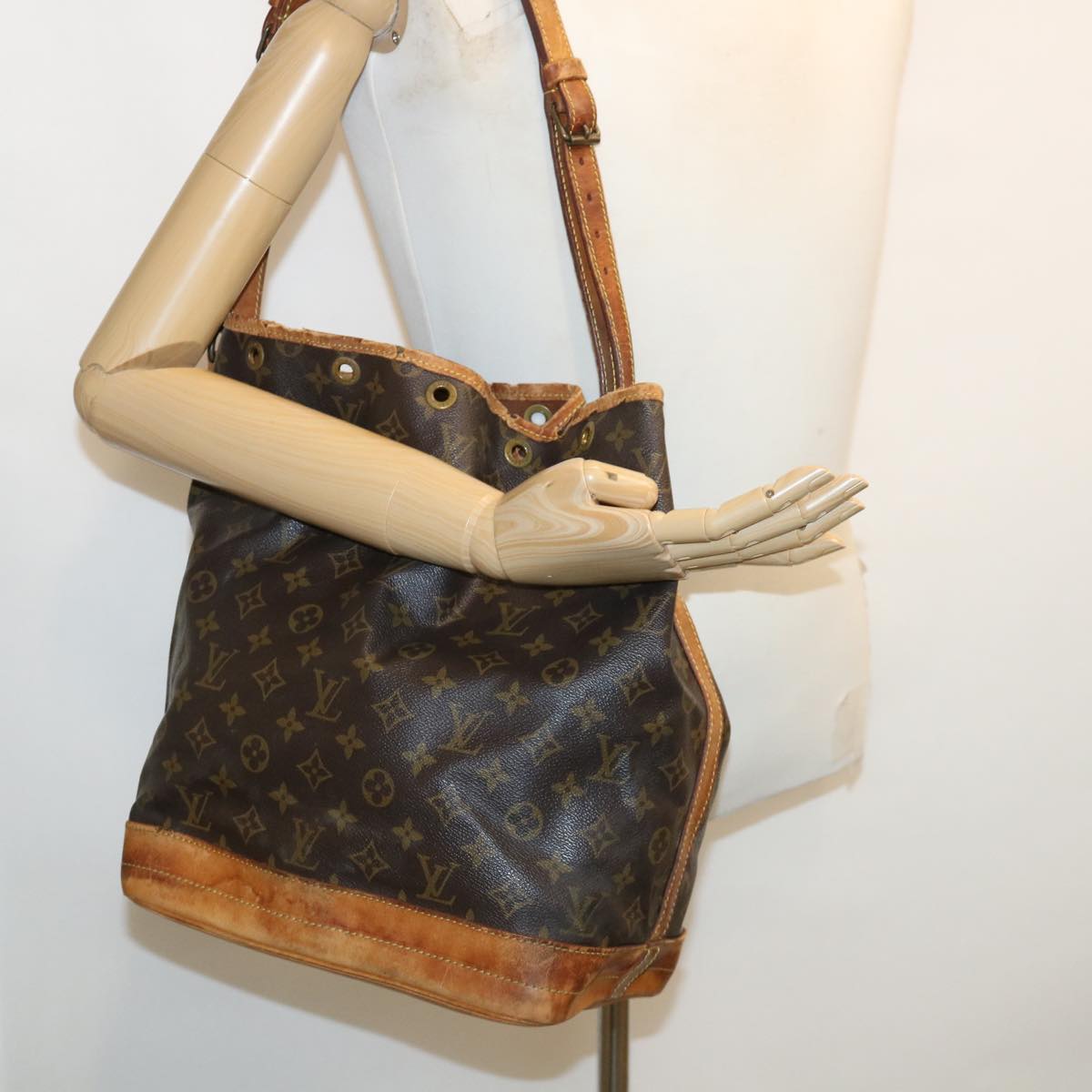 LOUIS VUITTON Monogram Noe Shoulder Bag M42224 LV Auth rd3171