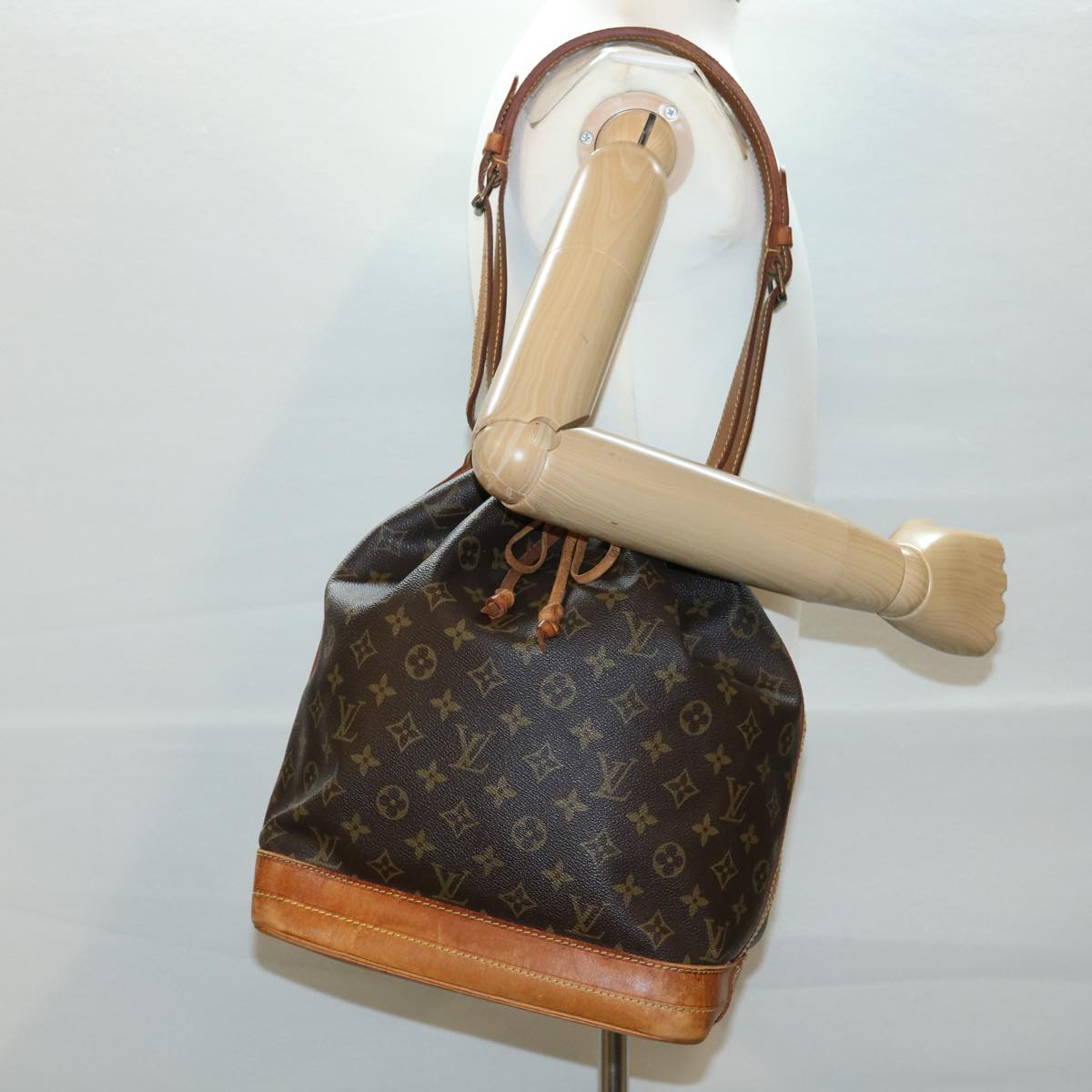 LOUIS VUITTON Monogram Noe Shoulder Bag M42224 LV Auth rd3364