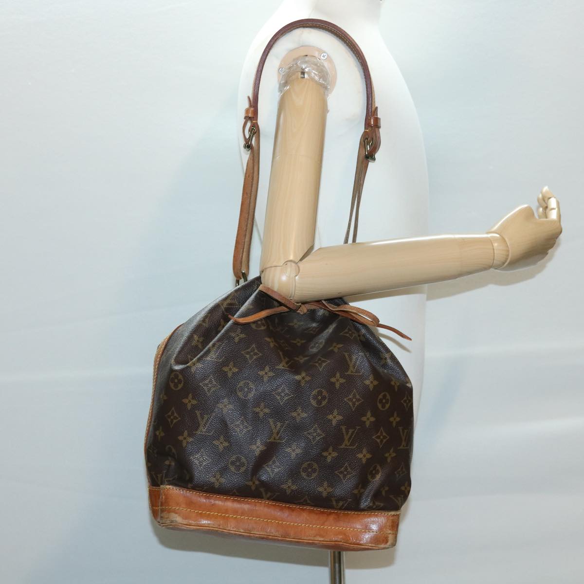 LOUIS VUITTON Monogram Noe Shoulder Bag M42224 LV Auth rd3787