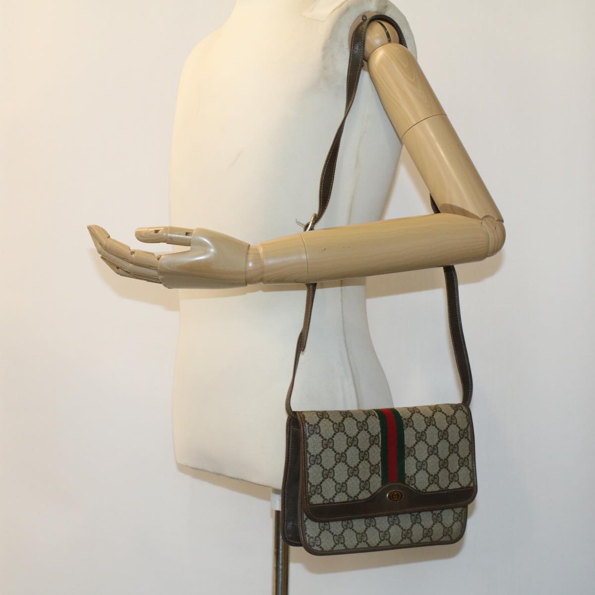 GUCCI GG Canvas Shoulder Bag Beige Auth rd3962