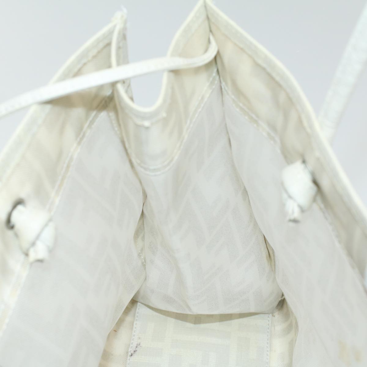 FENDI Zucca Canvas Tote Bag White Auth rd4162