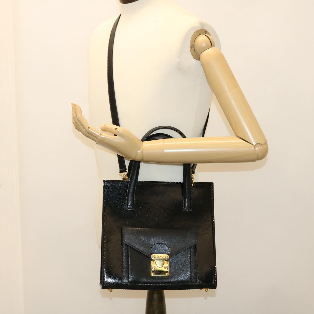 FENDI Hand Bag Leather 2way Black Auth rd4371