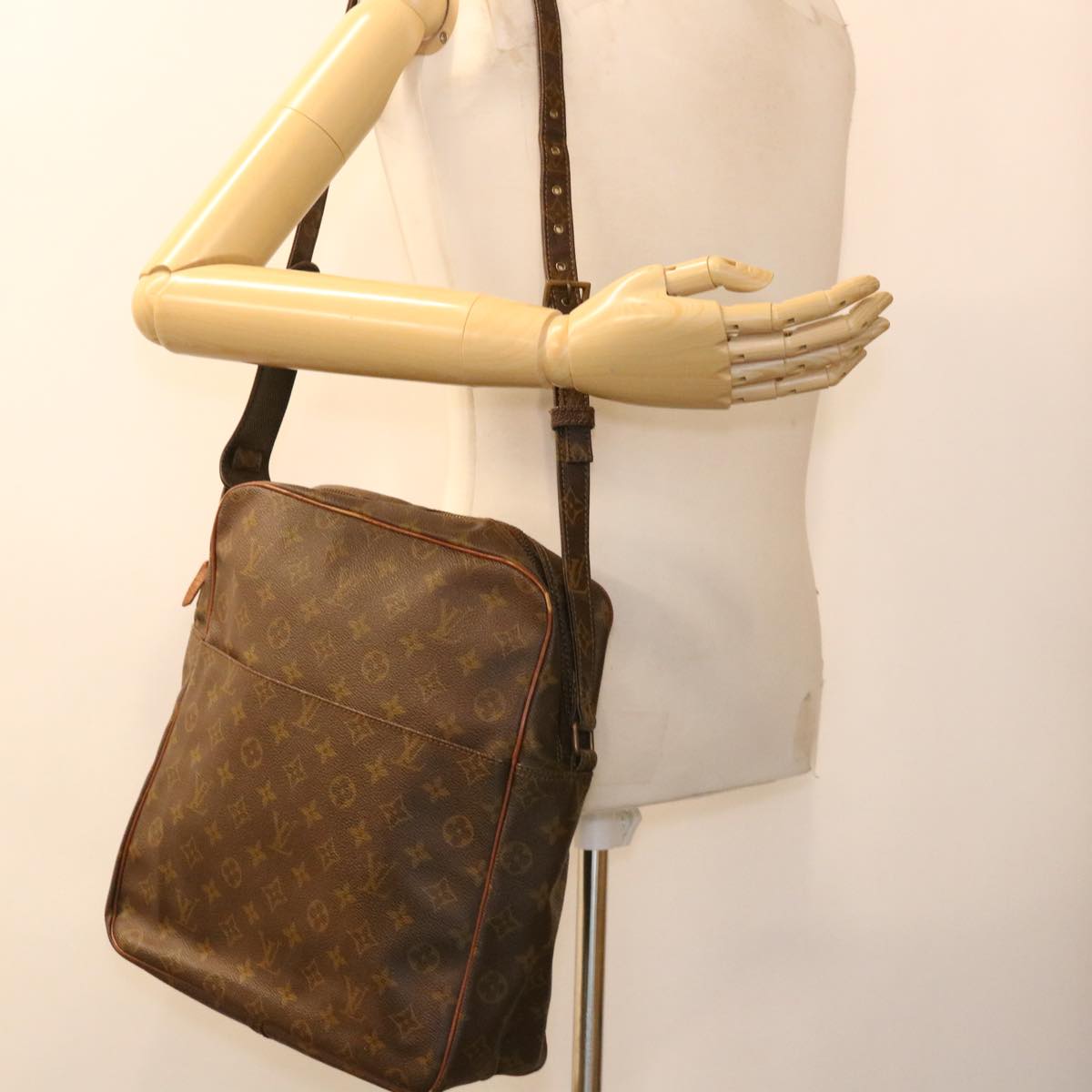 LOUIS VUITTON Monogram Marceau Shoulder Bag No.70 LV Auth rd4439