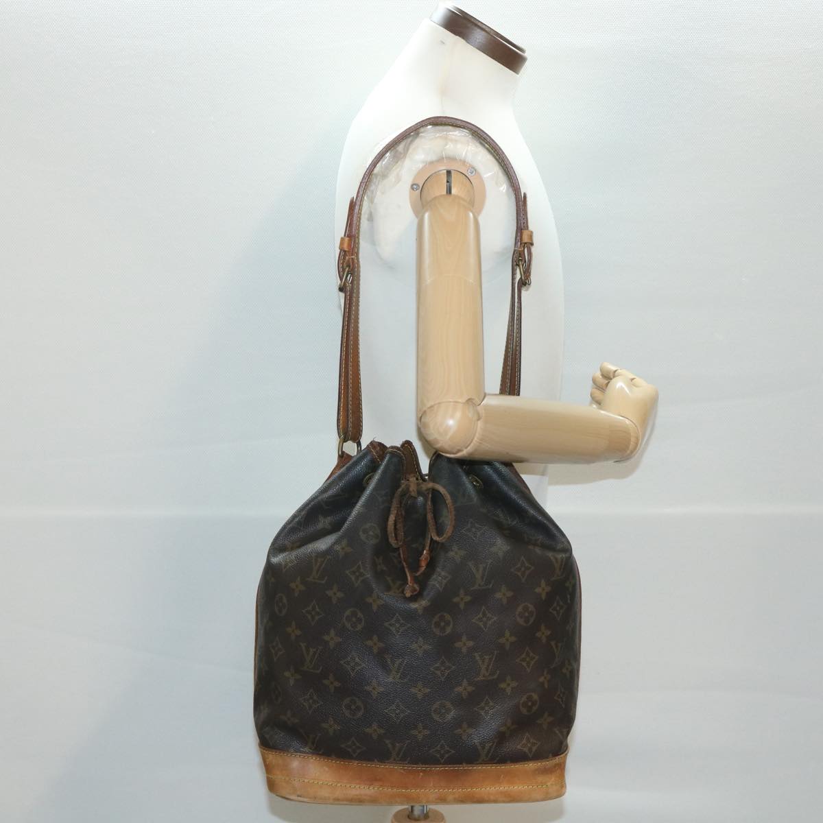 LOUIS VUITTON Monogram Noe Shoulder Bag M42224 LV Auth rd4456