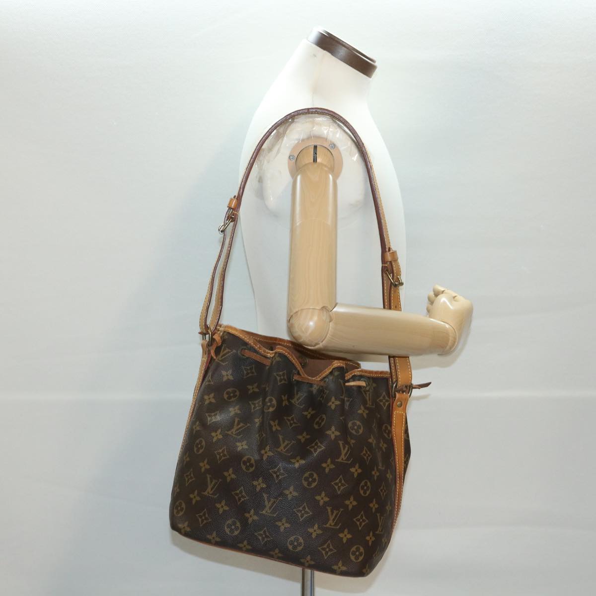 LOUIS VUITTON Monogram Petit Noe Shoulder Bag M42226 LV Auth rd4459