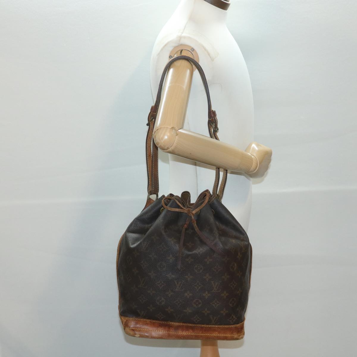 LOUIS VUITTON Monogram Noe Shoulder Bag M42224 LV Auth rd4475