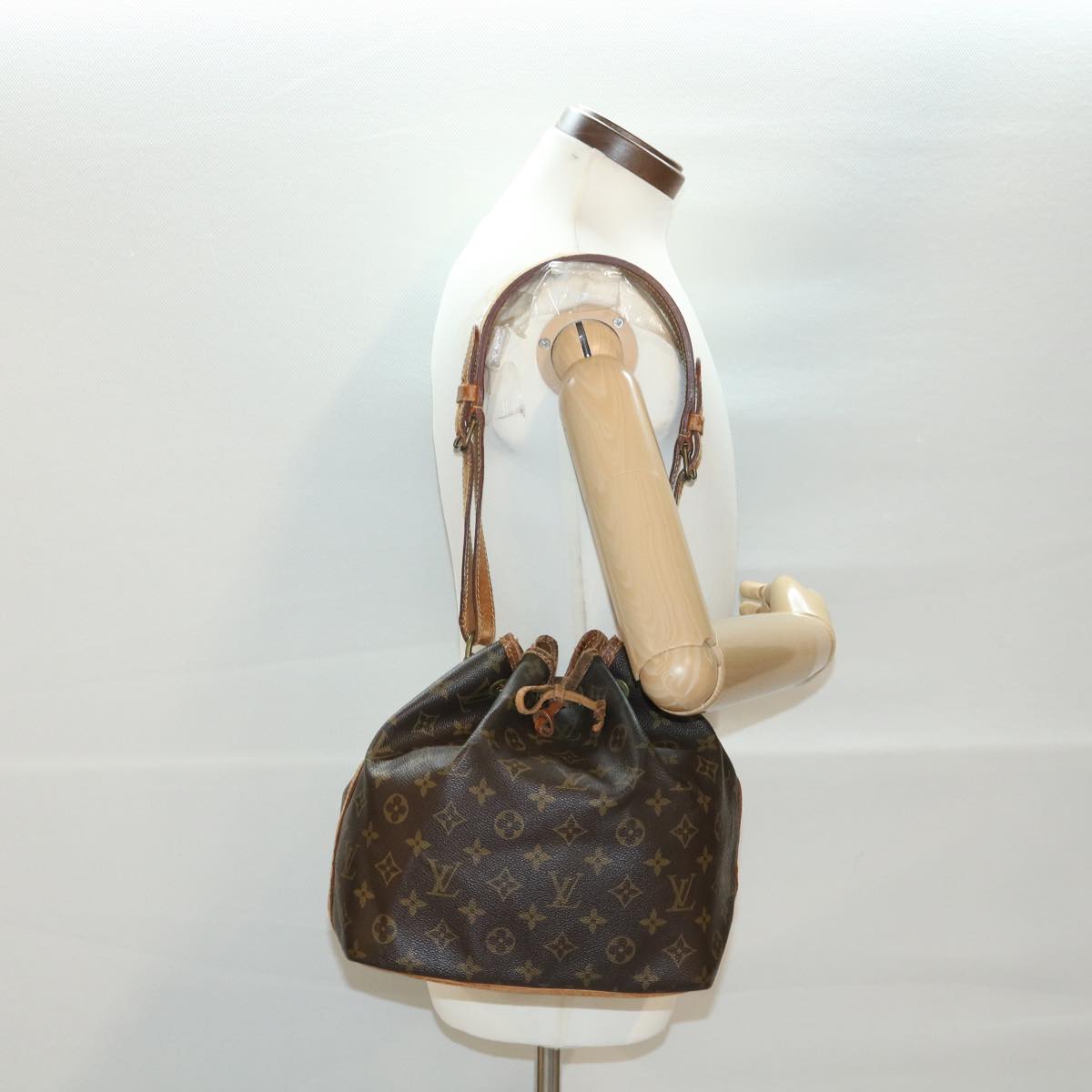 LOUIS VUITTON Monogram Petit Noe Shoulder Bag M42226 LV Auth rd4578