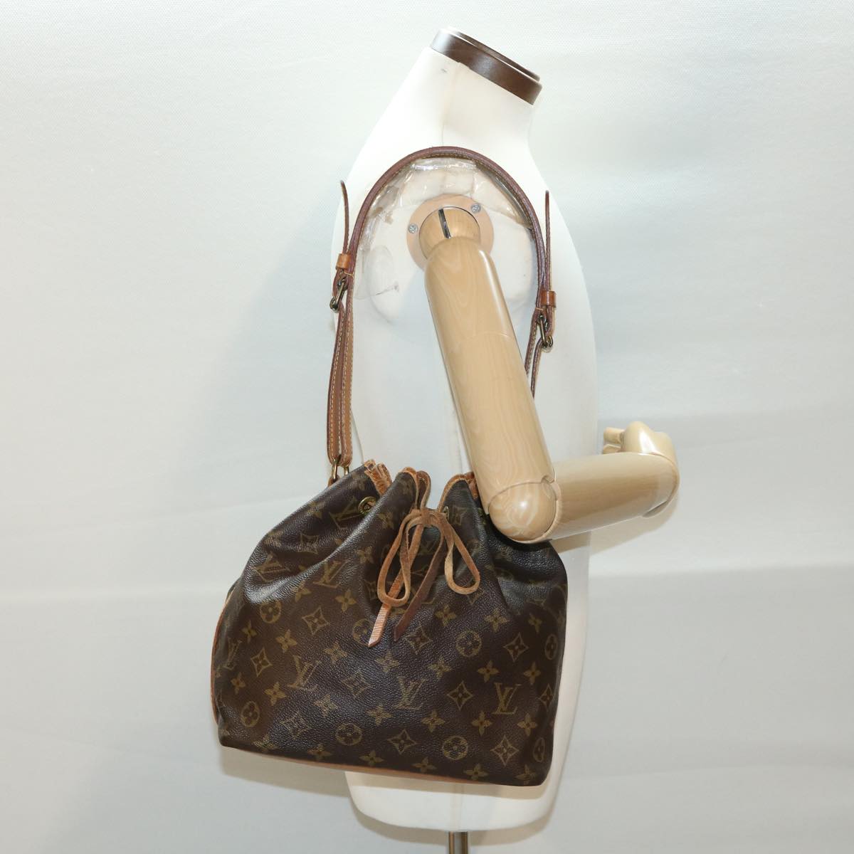 LOUIS VUITTON Monogram Petit Noe Shoulder Bag M42226 LV Auth rd4601