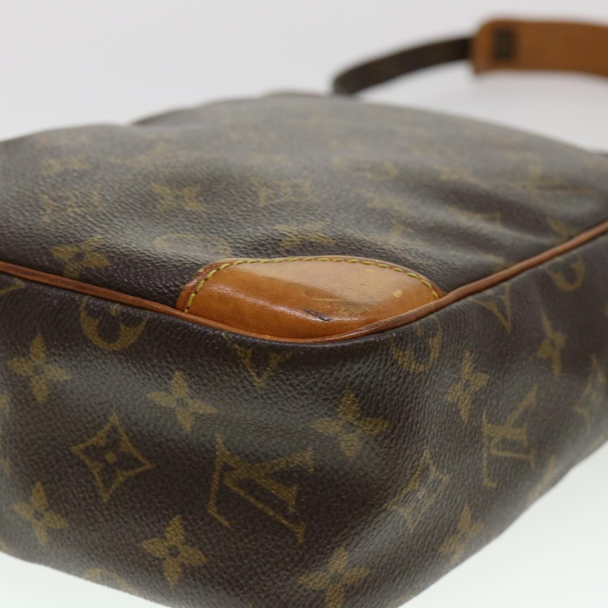 LOUIS VUITTON Monogram Danube MM Shoulder Bag M45264 LV Auth rd4612