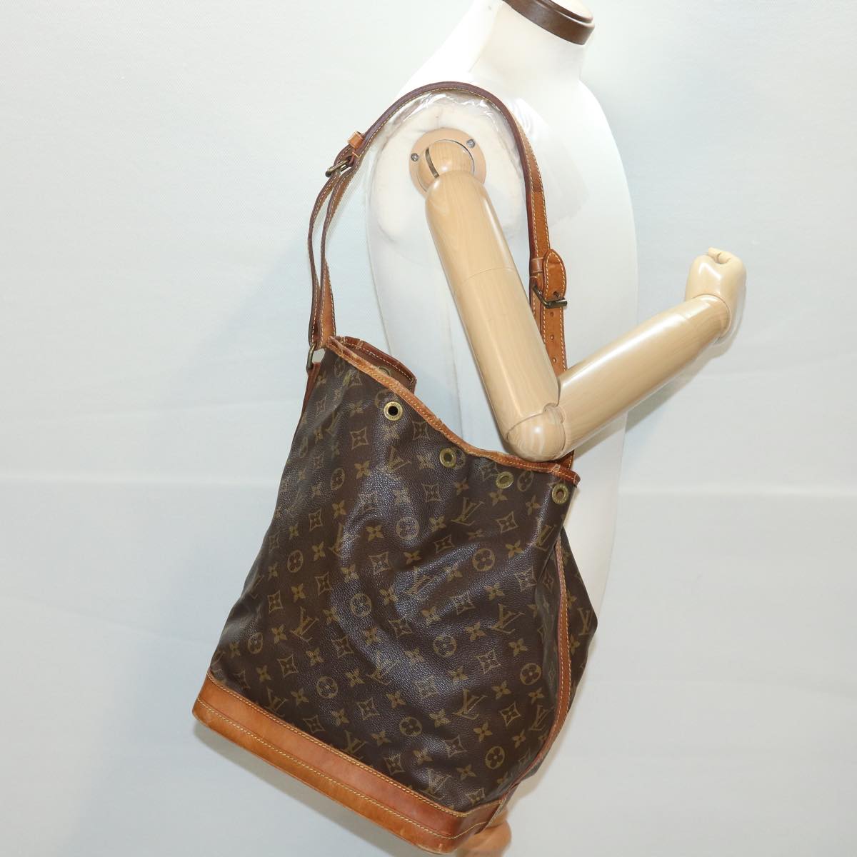 LOUIS VUITTON Monogram Noe Shoulder Bag M42224 LV Auth rd4626