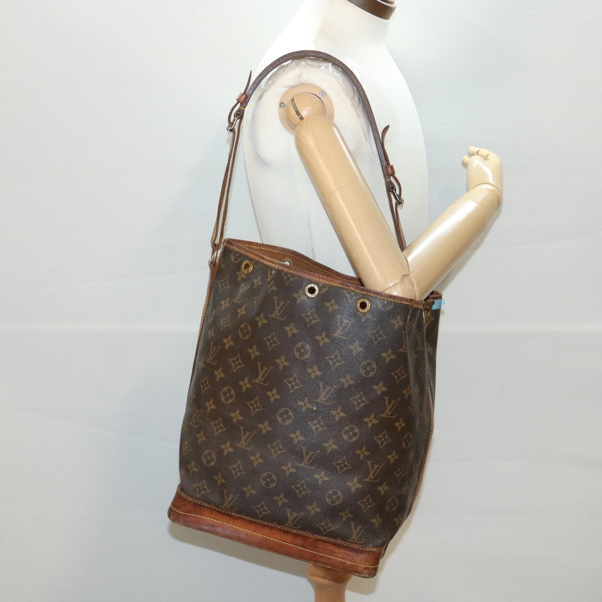 LOUIS VUITTON Monogram Noe Shoulder Bag M42224 LV Auth rd4669