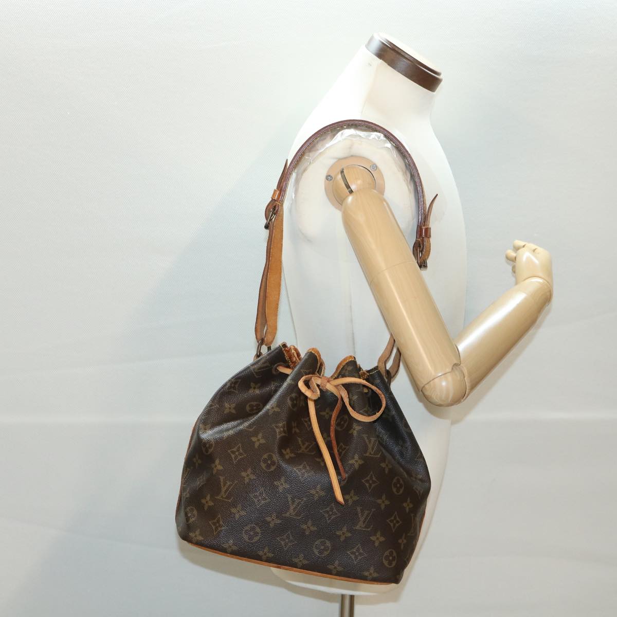 LOUIS VUITTON Monogram Petit Noe Shoulder Bag M42226 LV Auth rd4670