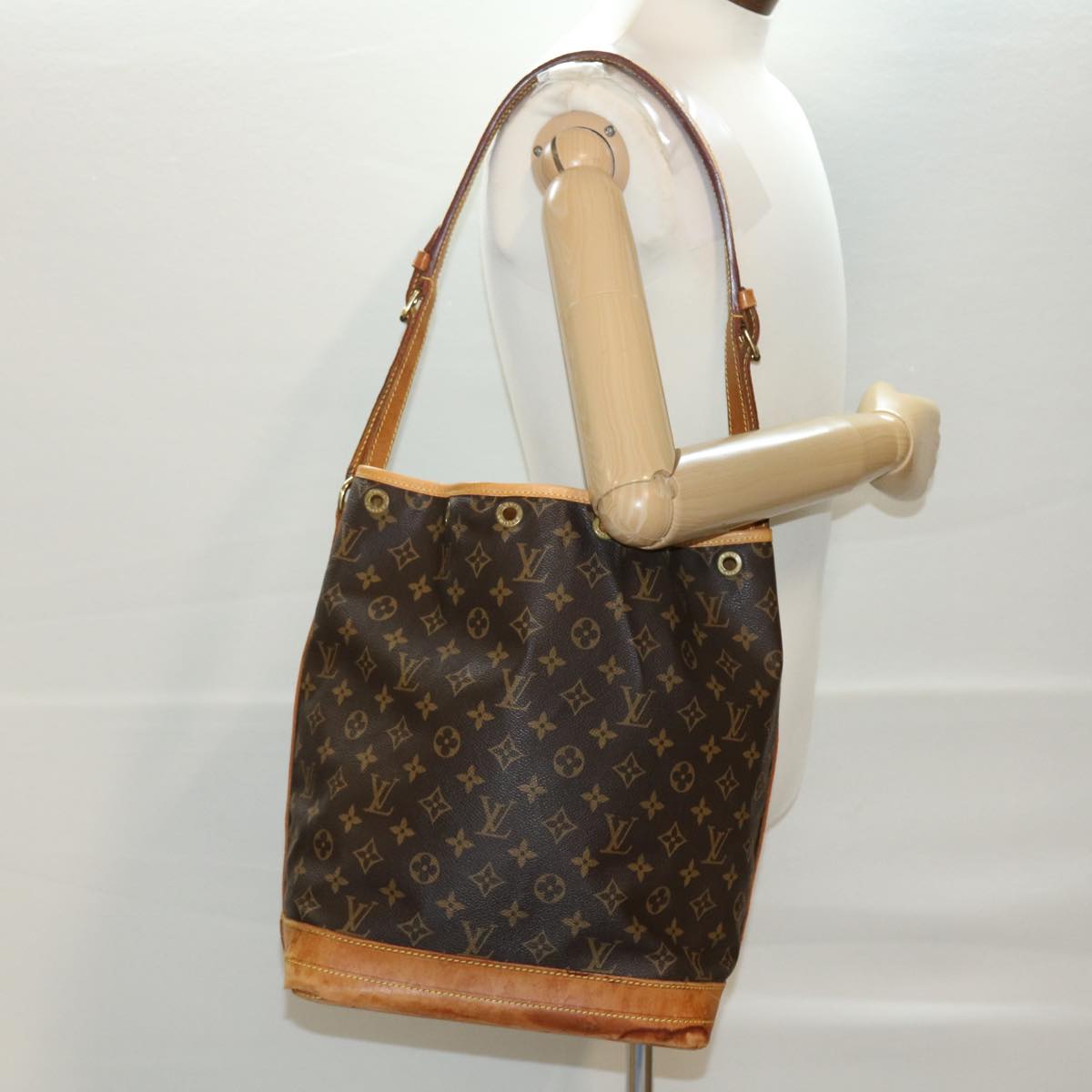 LOUIS VUITTON Monogram Noe Shoulder Bag M42224 LV Auth rd4746