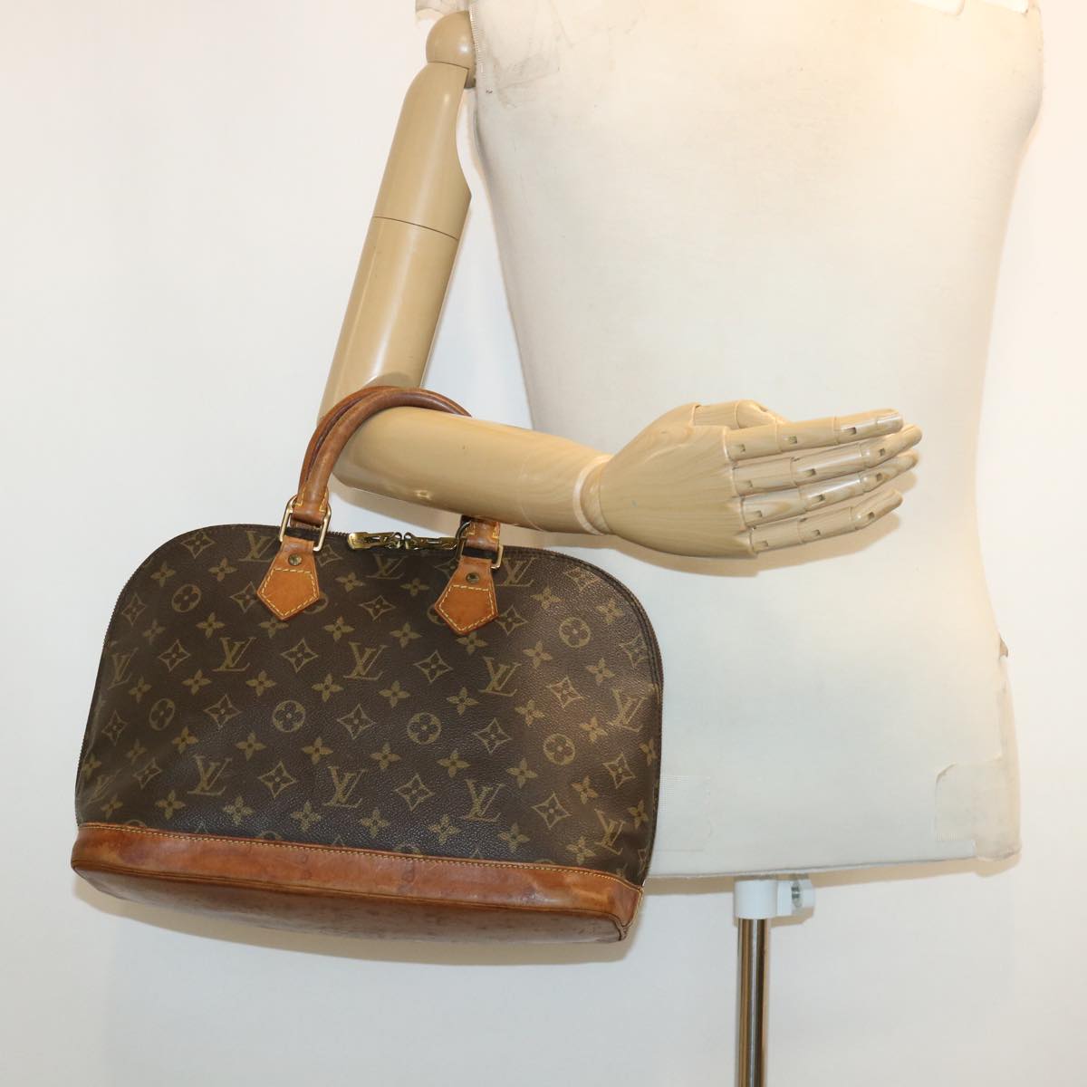 LOUIS VUITTON Monogram Alma Hand Bag M51130 LV Auth rd4838