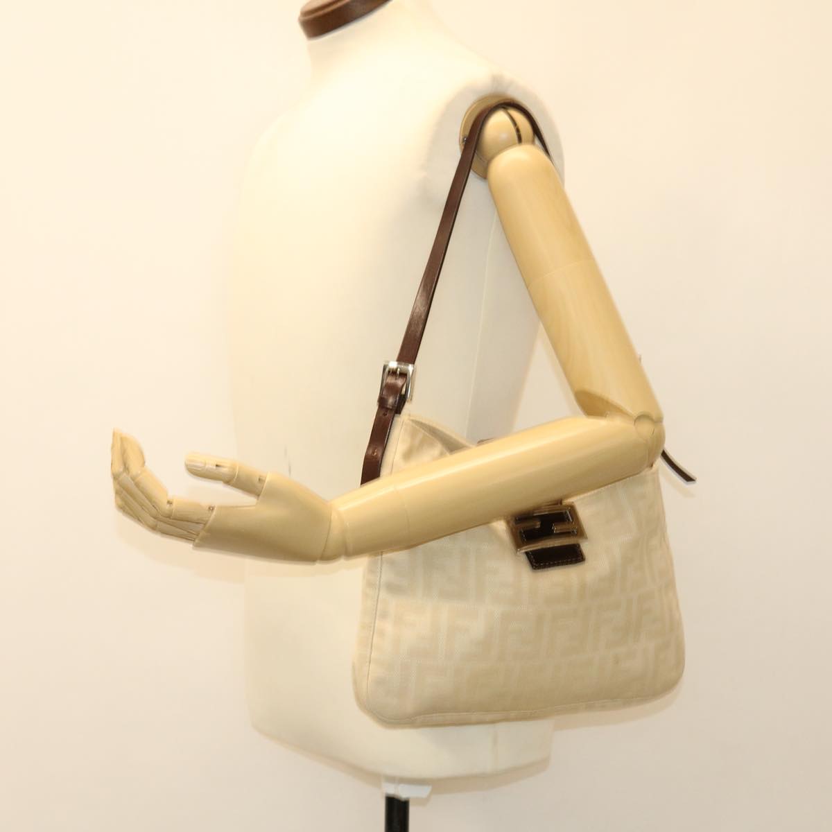 FENDI Zucca Canvas Mamma Baguette Shoulder Bag Beige 2211 26727 008 Auth rd5152