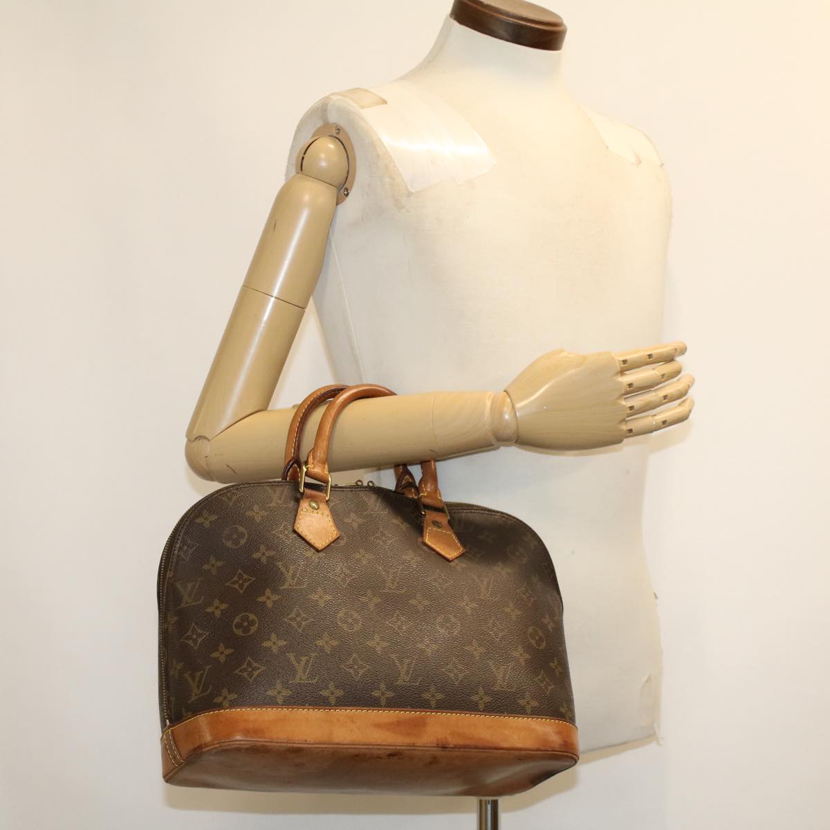 LOUIS VUITTON Monogram Alma Hand Bag M51130 LV Auth rd5272