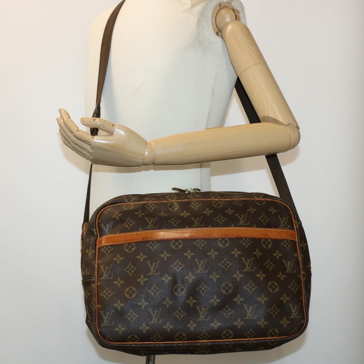 LOUIS VUITTON Monogram Reporter GM Shoulder Bag M45252 LV Auth rd5275